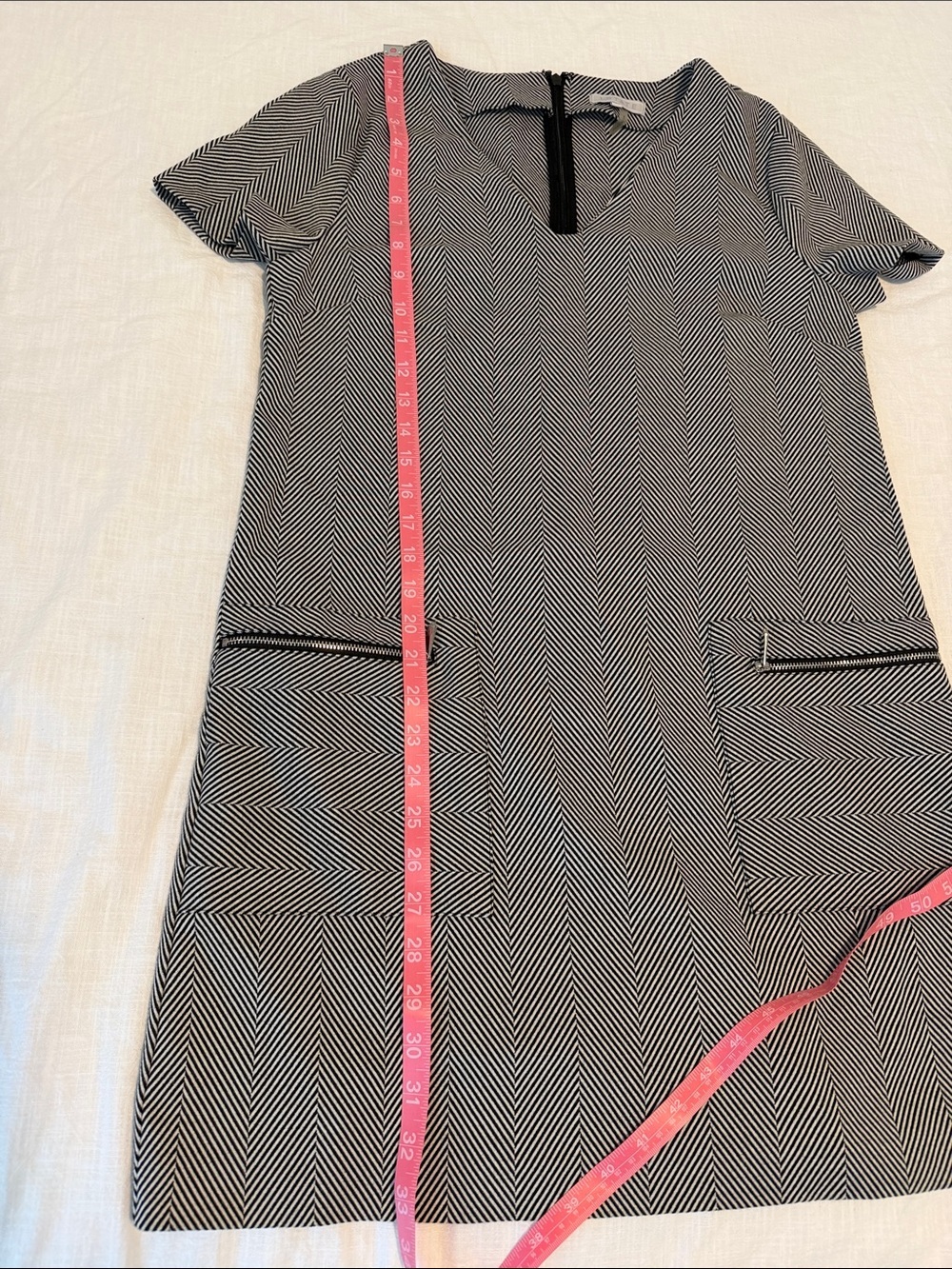 1.STATE Chevron Zip Pocket Shift Dress Black White Mod Minimalist Career - Picture 9 of 11